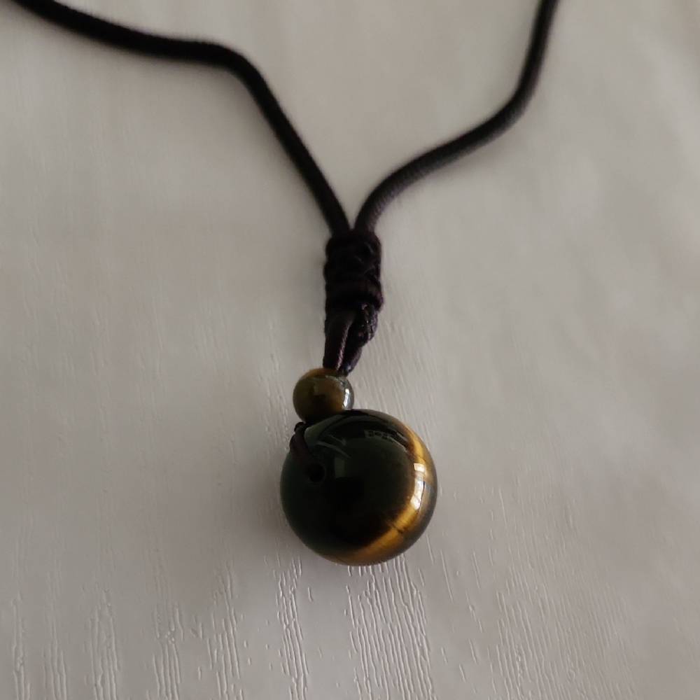 Elegant Black and Brown Tigers Eye Pendant Necklace